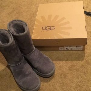 Classic Short Grey Uggs